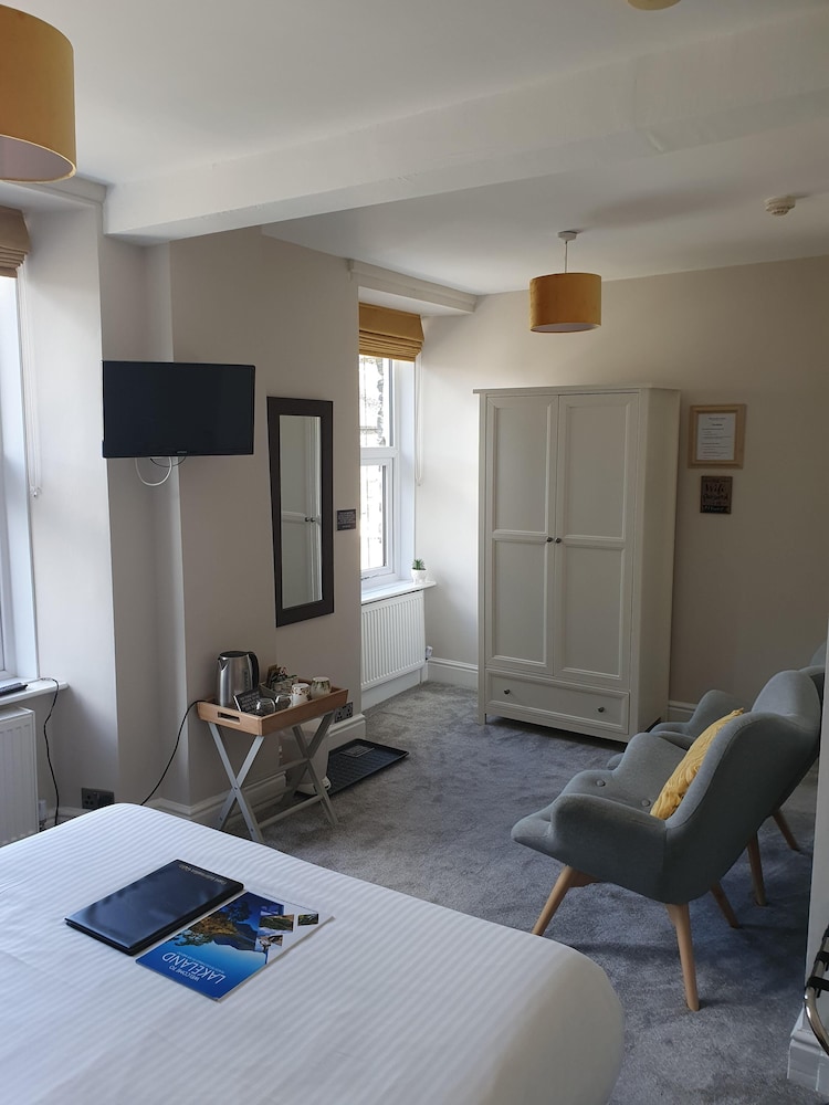 Number 80 Bed Then Breakfast 25/65