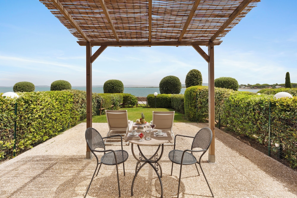Hotel Villa Domizia 41/58