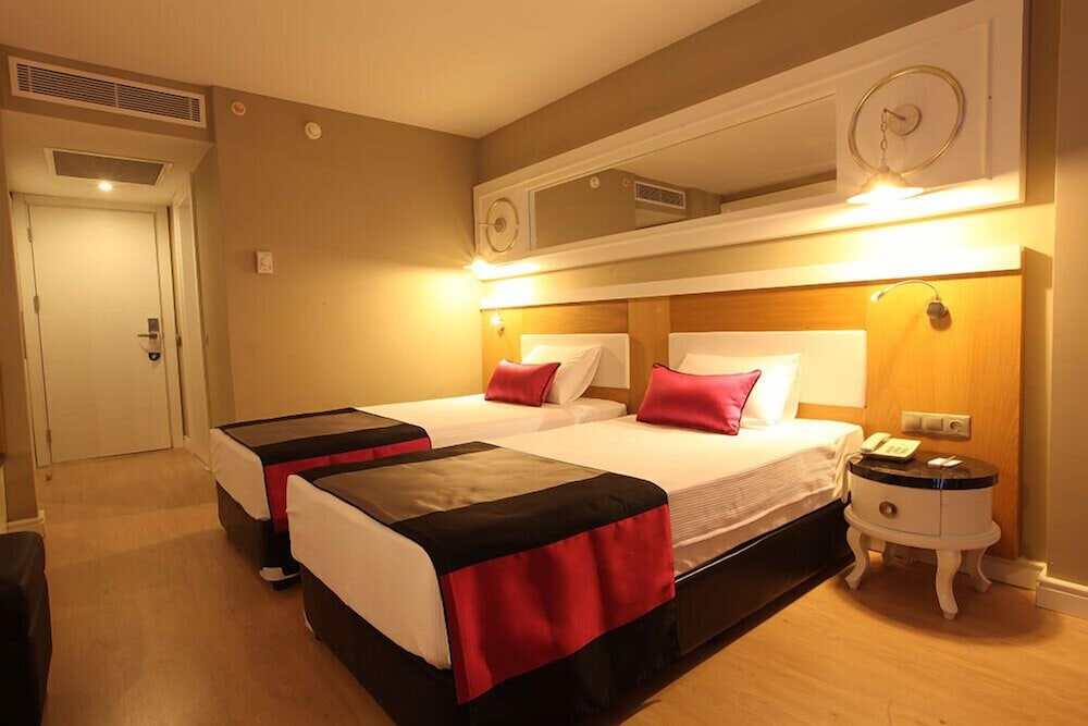 Serenis Hotel 10/49