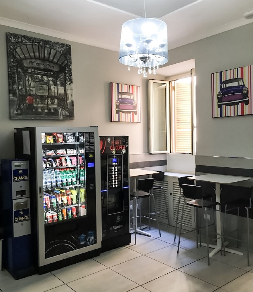 Palladini Hostel Rome 31/50