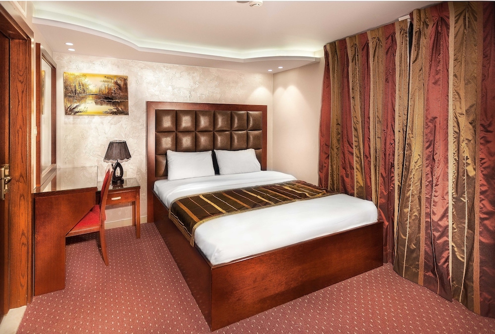 Sofia Suites Hotel 4/17