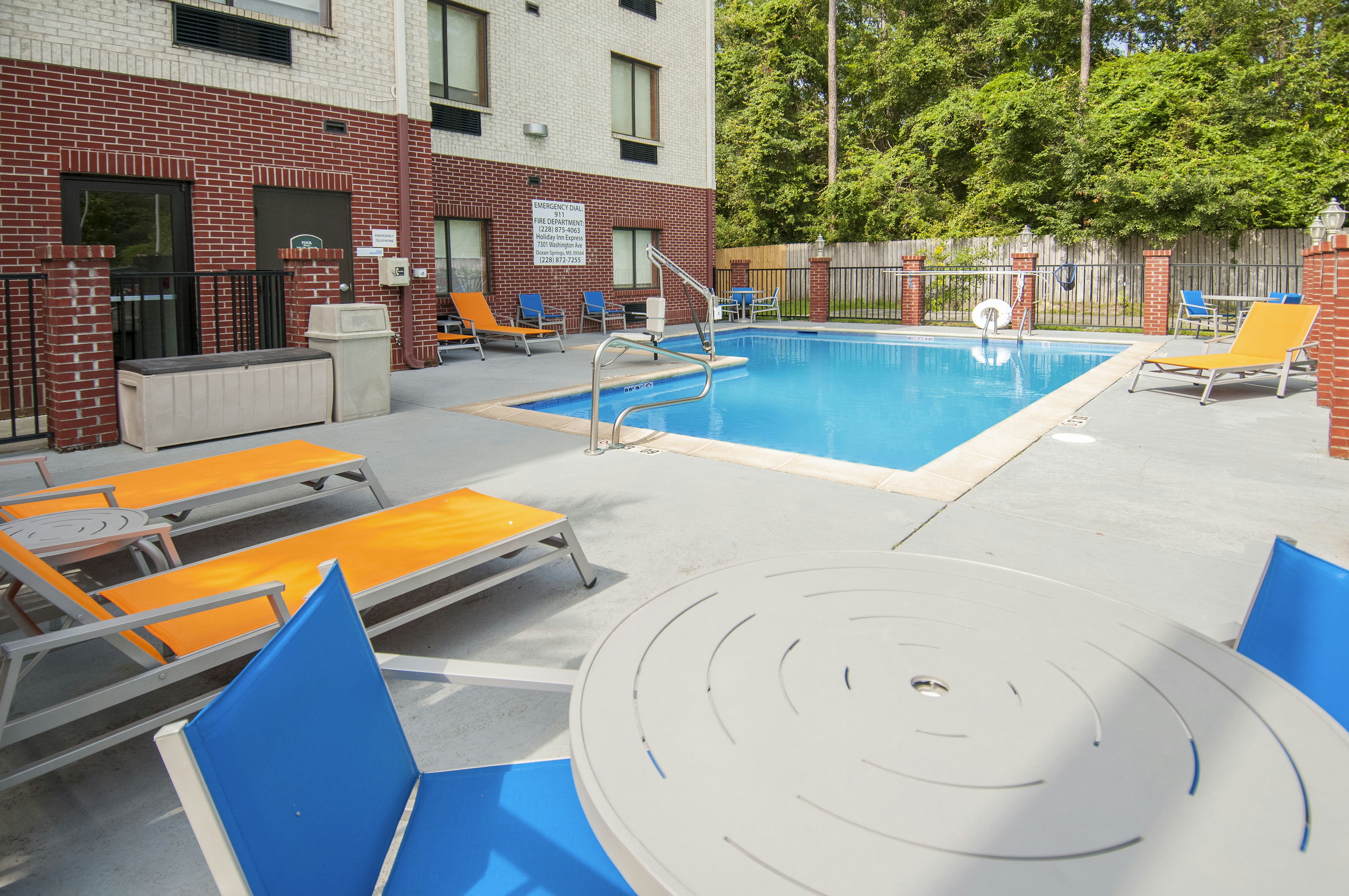 Holiday Inn Express Hotel and Suites Biloxi- Ocean Springs 37/44