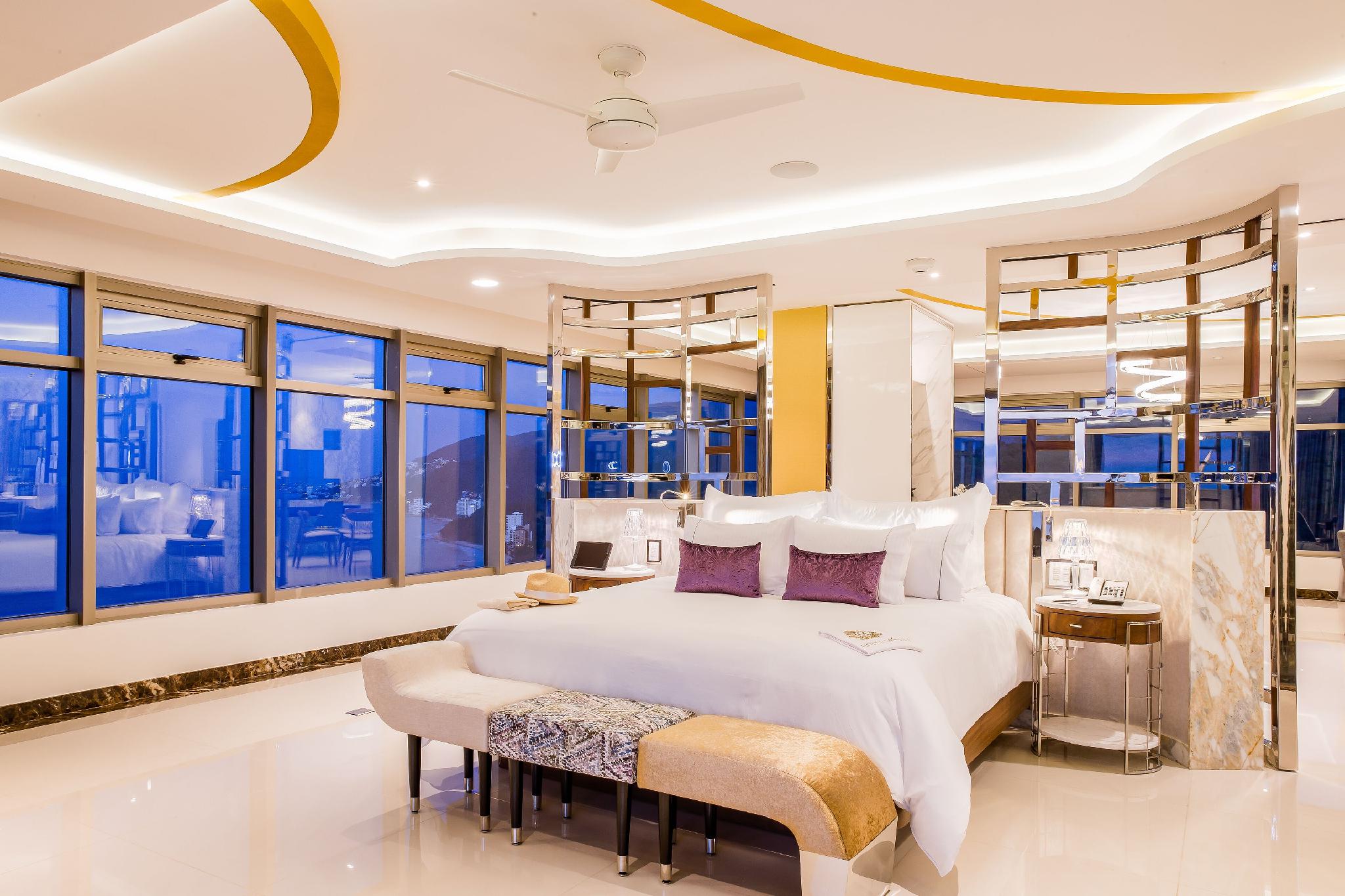 2 Bedrooms, Master, Suite, South Wing
