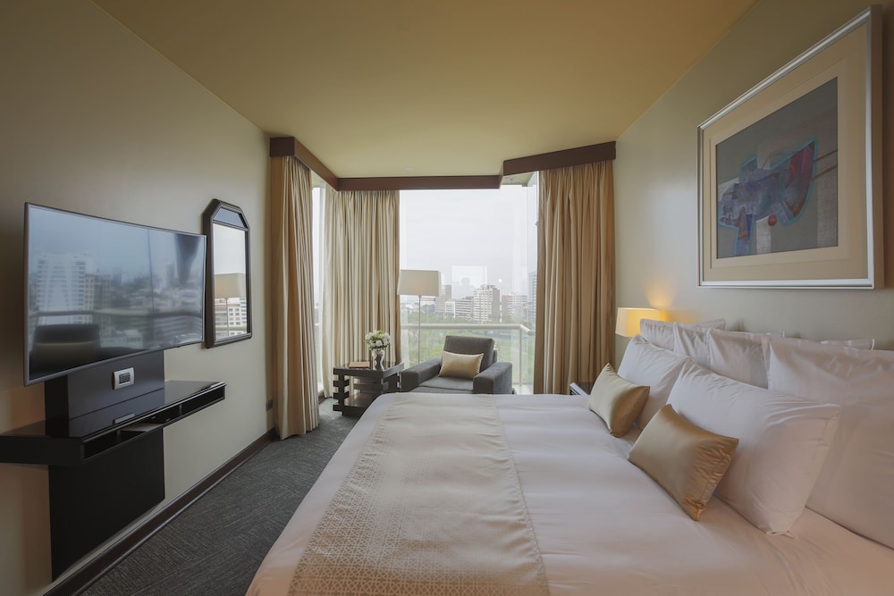 Delfines Hotel & Convention Center 10/50