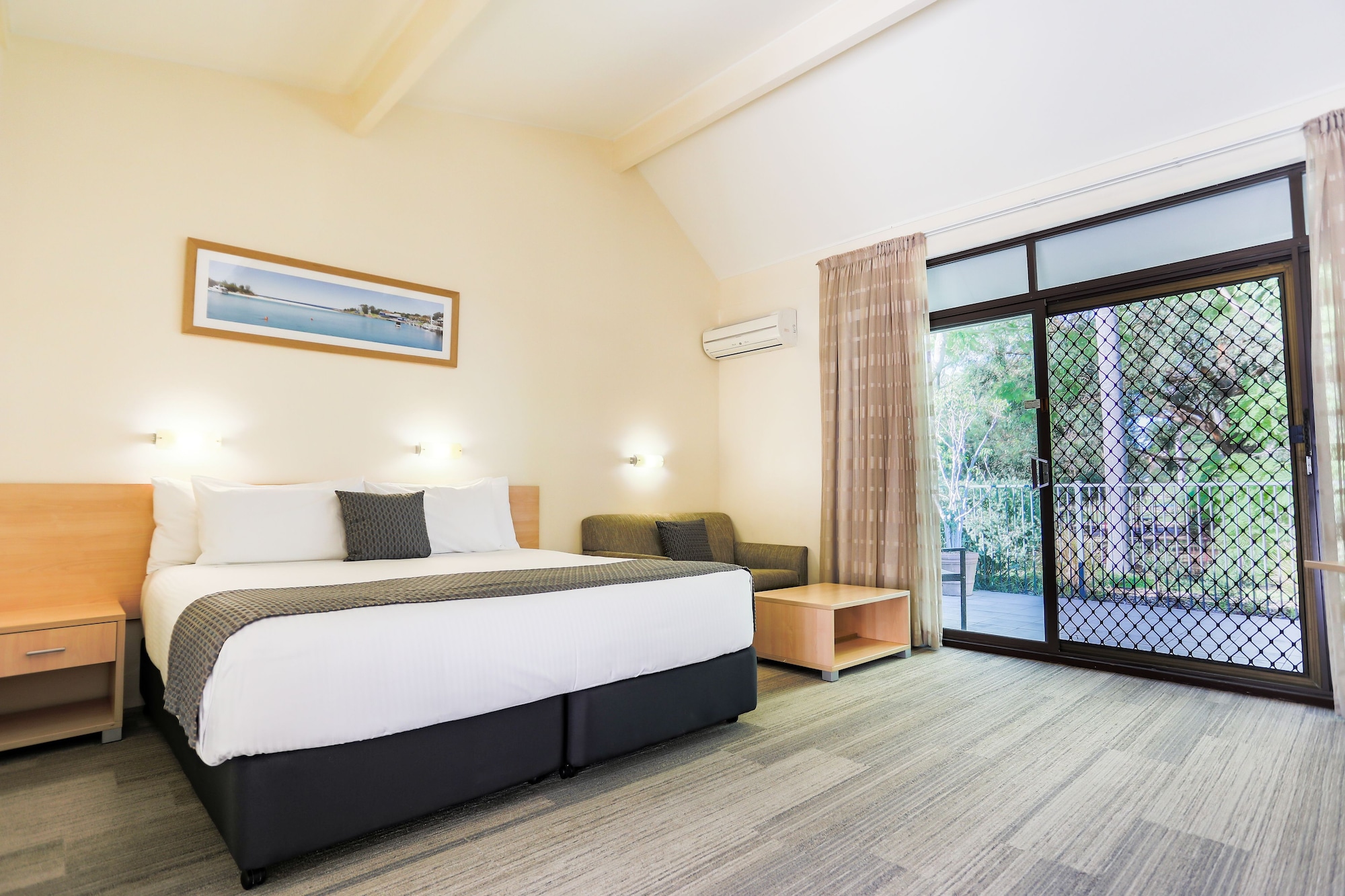 Superior, King Bed, Park View, Garden Area