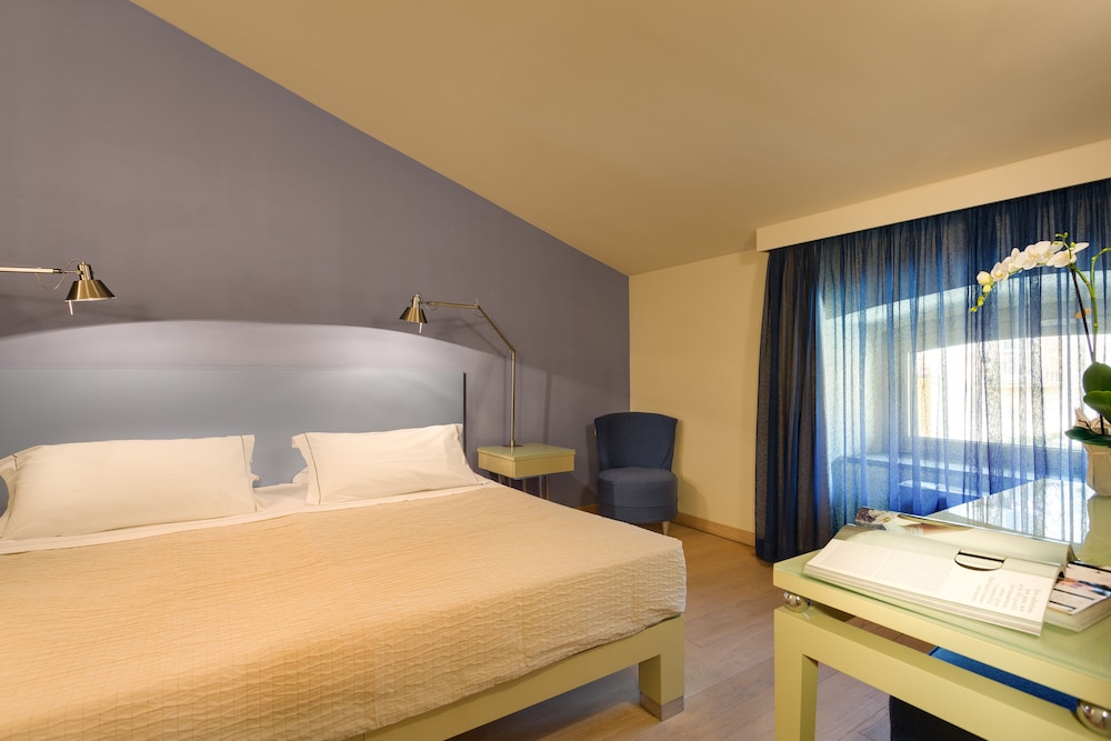 1 BEDROOM, APARTMENT, KITCHEN