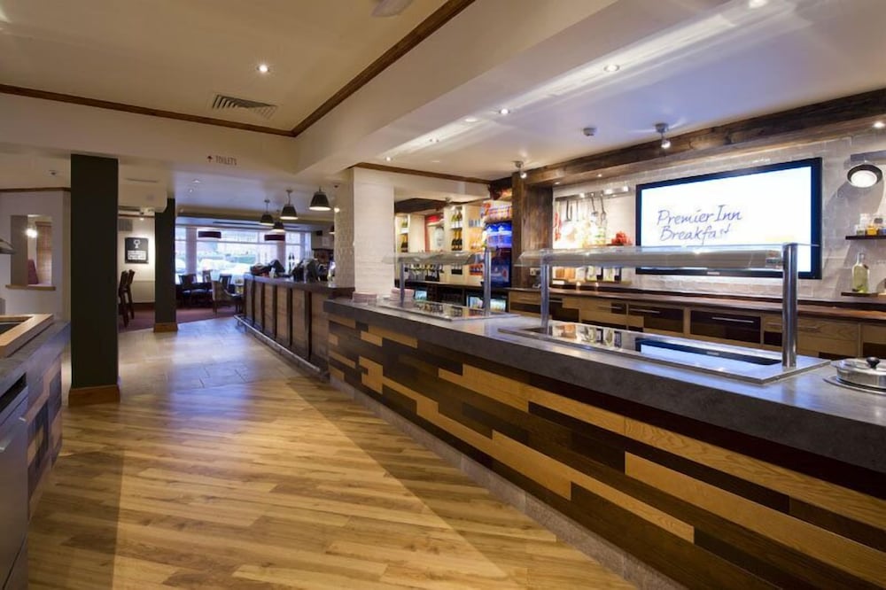 Premier Inn Newcastle Under Lyme 6/44