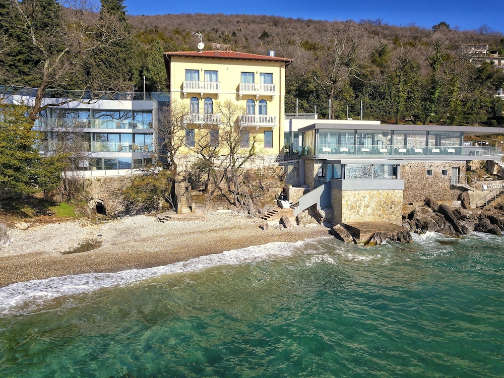 Boutique Hotel Mali Raj 33/41