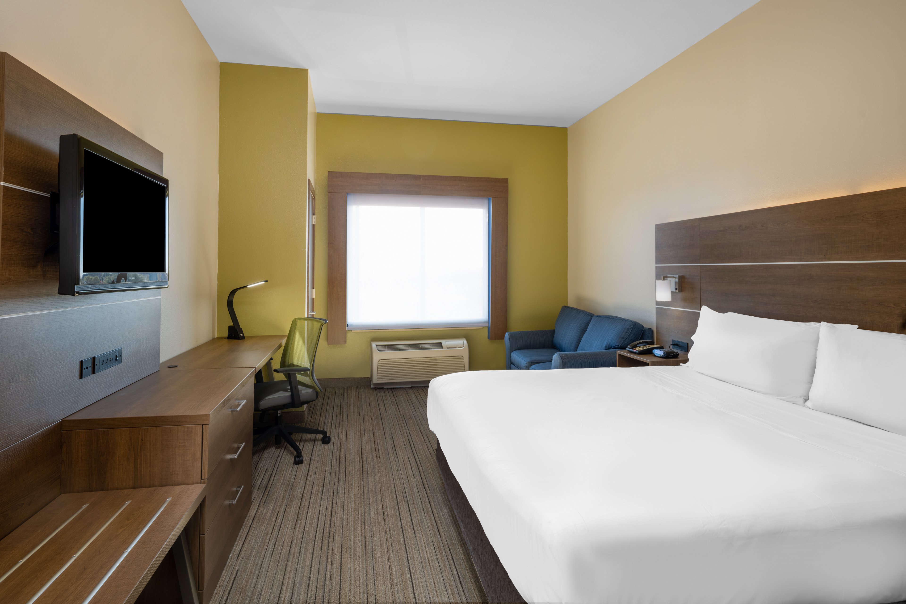 SUITE, KING BED