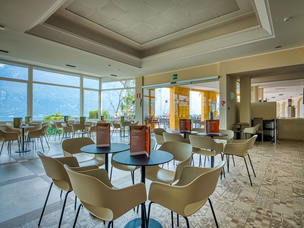 Hotel Cristina 35/50