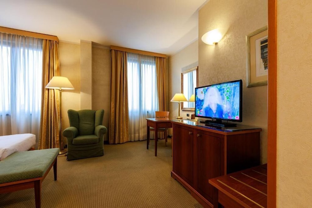 Excelsior Magenta 12/23