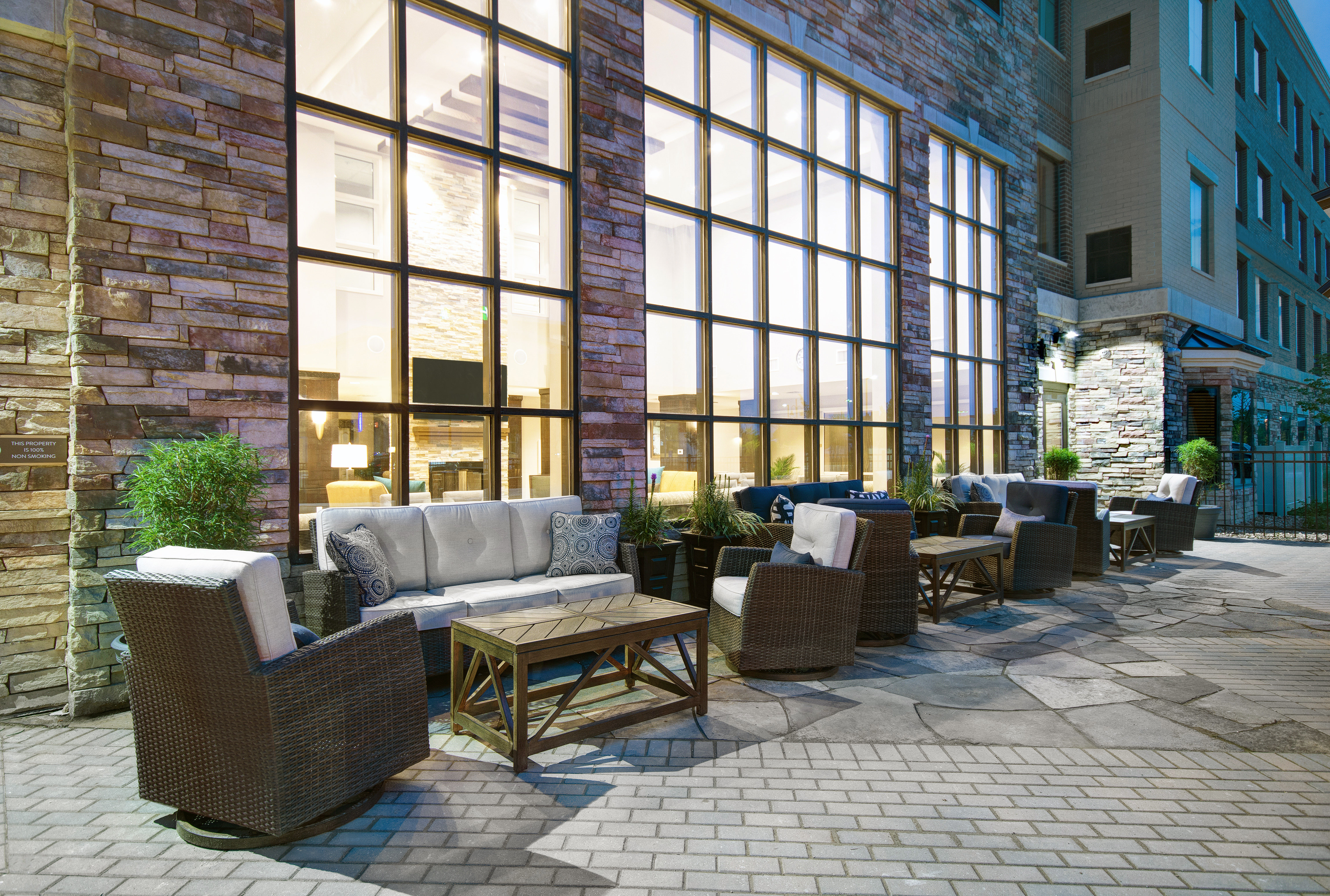 Staybridge Suites Sterling Heights Detroit Area 41/65