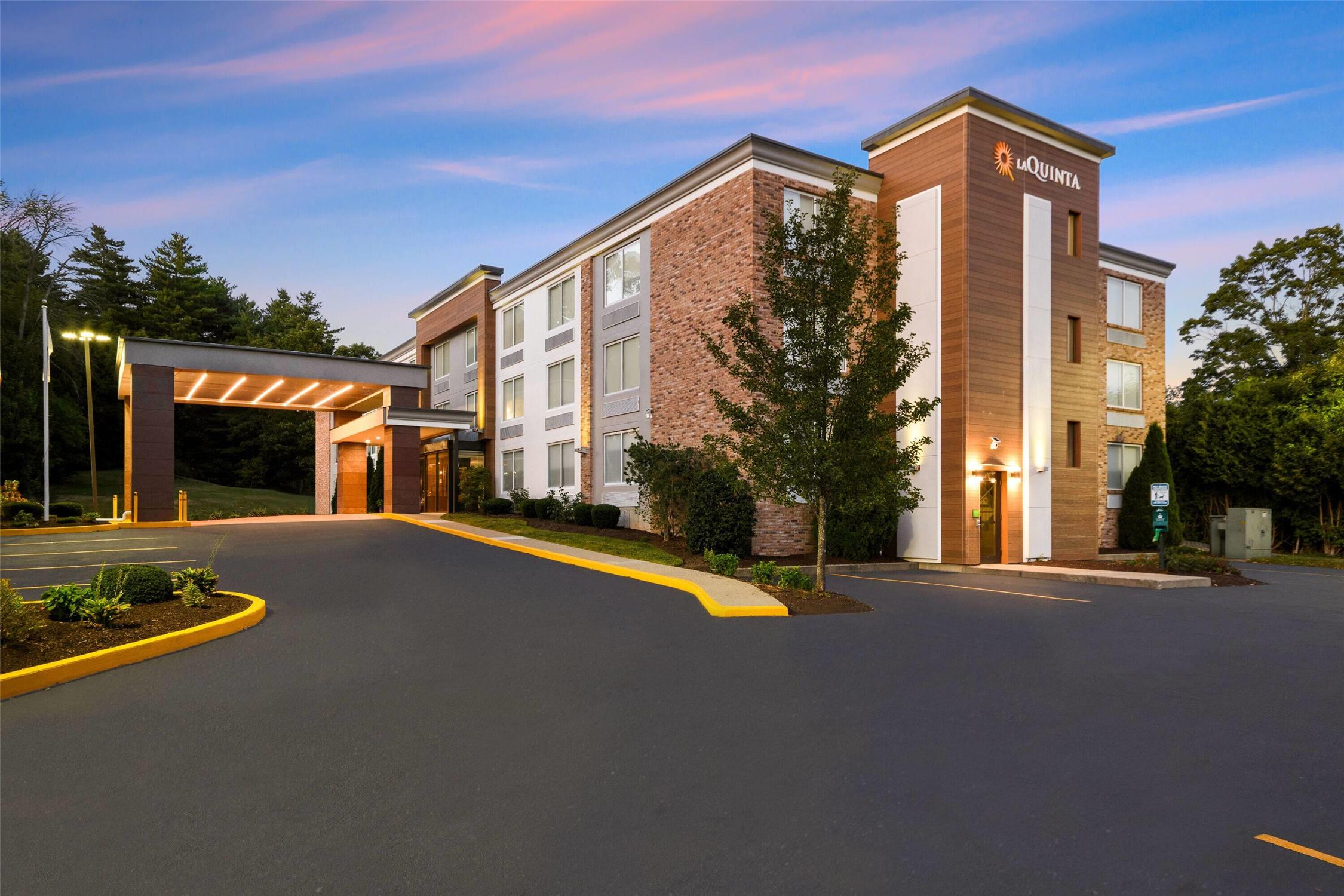 La Quinta Inn & Suites by Wyndham Sturbridge 3/50