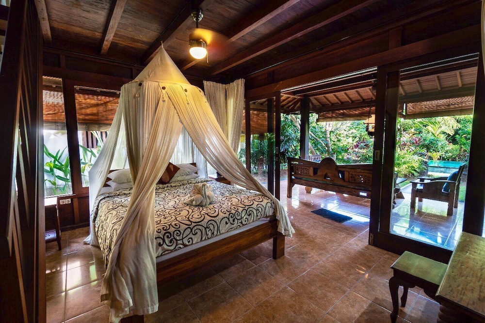 Sari Bamboo Villas 33/63