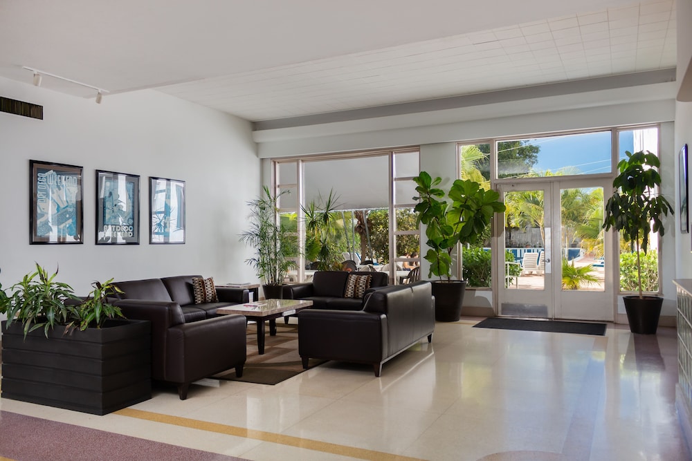 Tropics Hotel And Hostels 28/49