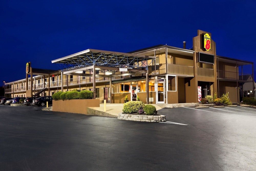 Super 8 By Wyndham Jackson photo3