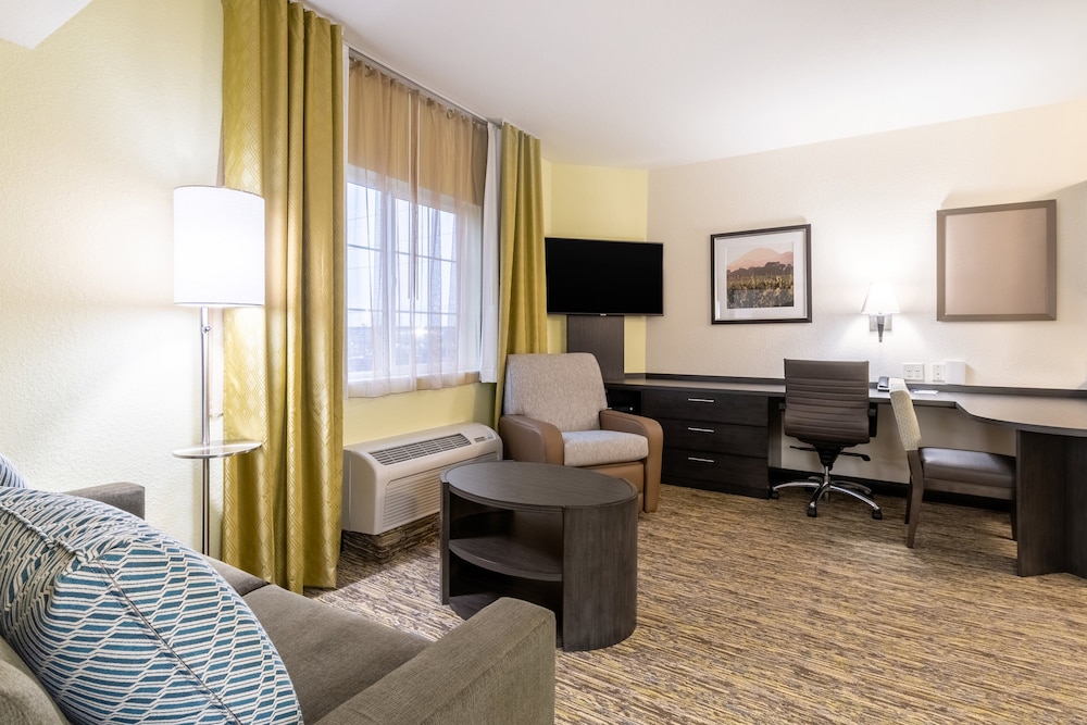Candlewood Suites 31/48