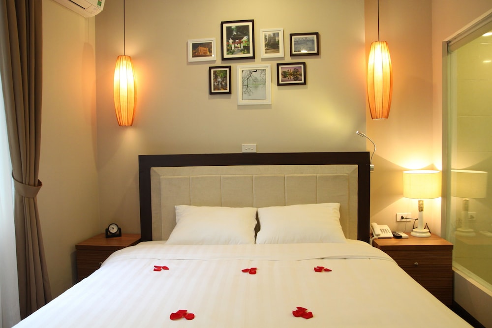 Golden Moon Suite Hotel 25/62