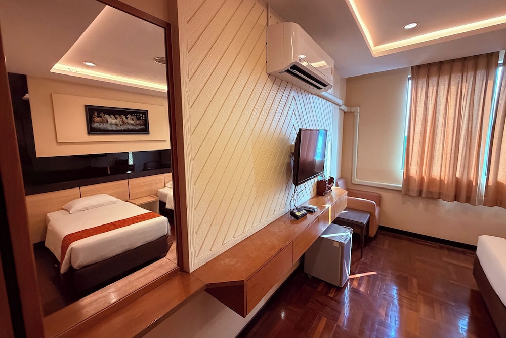 Ayutthaya Grand Hotel 17/41