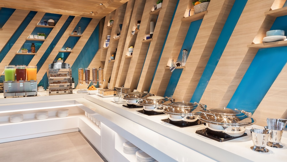 restaurant cafeteria