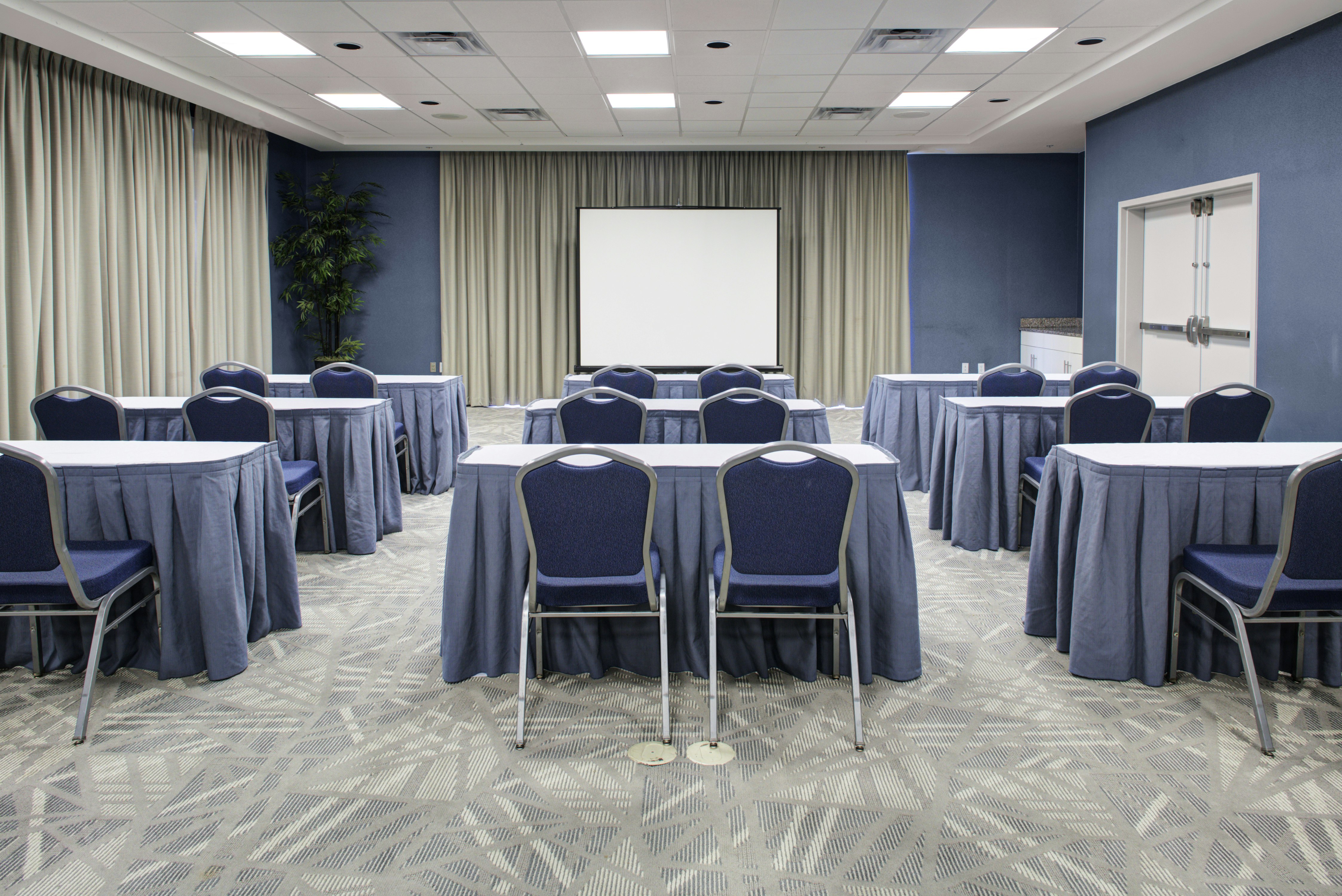 Hampton Inn and Suites Sarasota/Bradenton-Airport 51/68