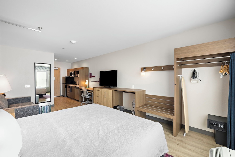 STUDIO, SUITE, KING BED, ACCESSIBLE