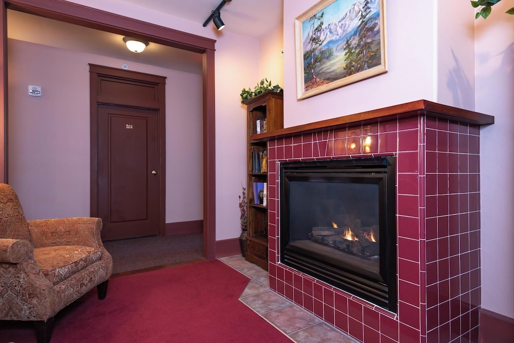 Historic Hotel Condon 37/50