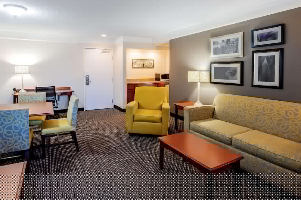 La Quinta Inn & Suites by Wyndham Houston Baytown East 31/47