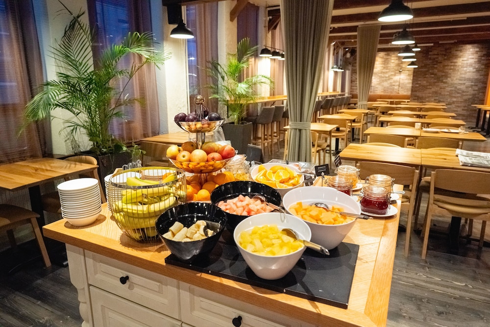 restaurant cafeteria