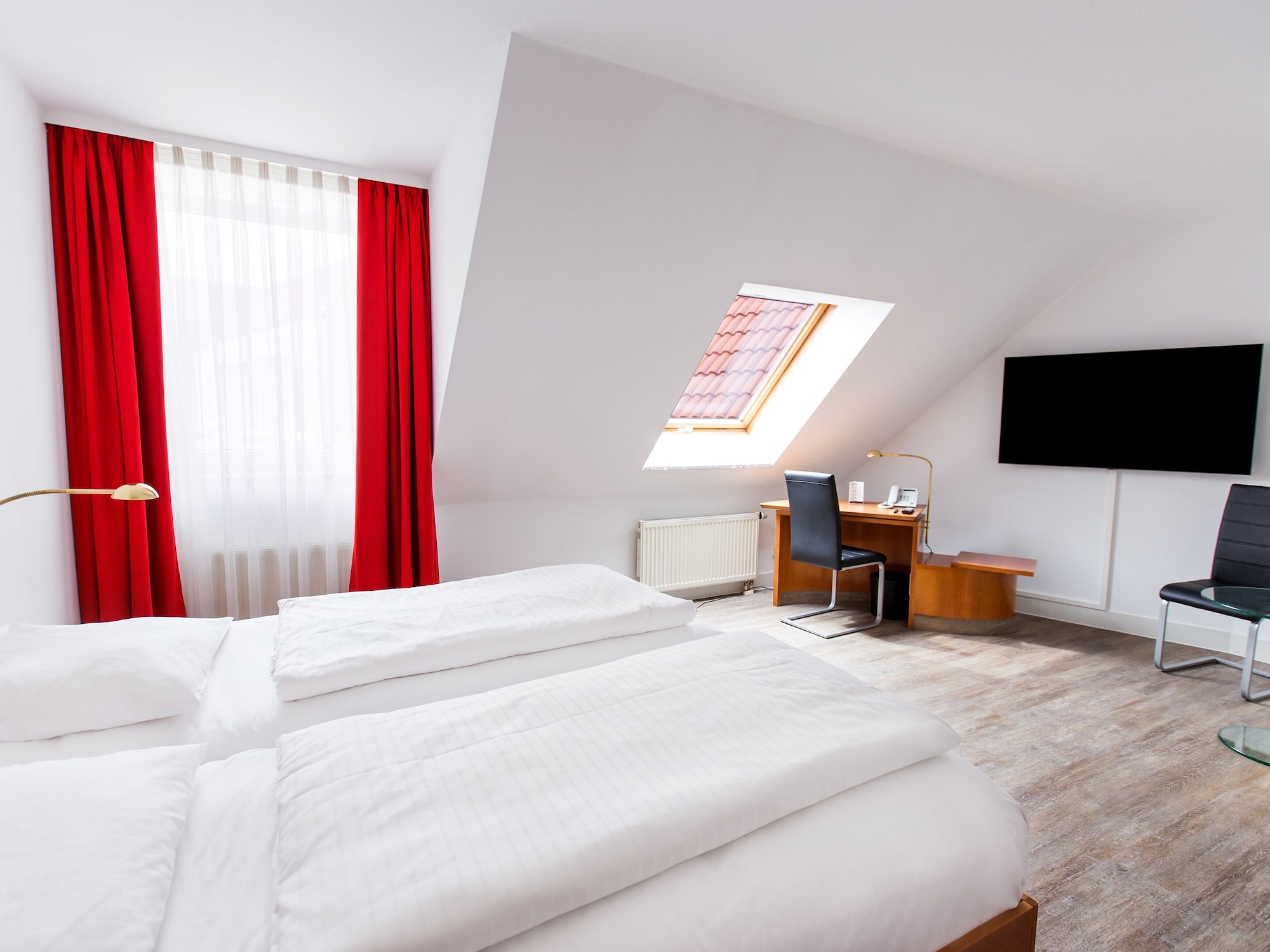 STANDARD, DOUBLE OR TWIN BED