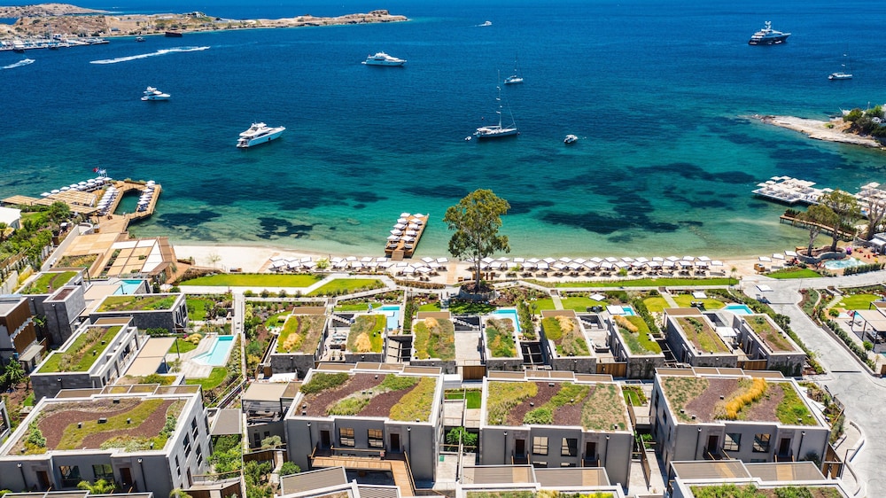 The Norm Le Chic Bodrum 8/75