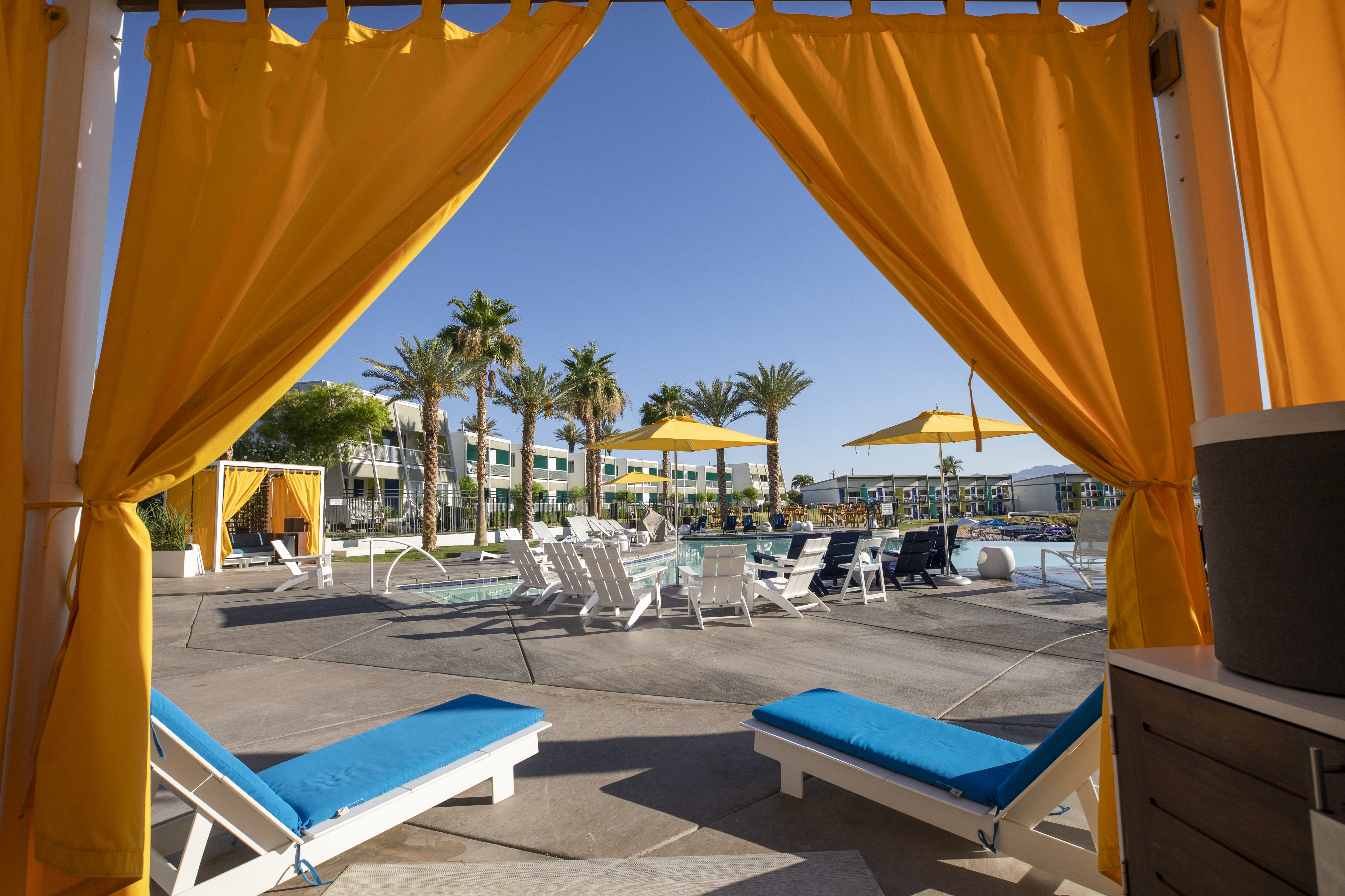 The Nautical Beachfront Resort 34/70