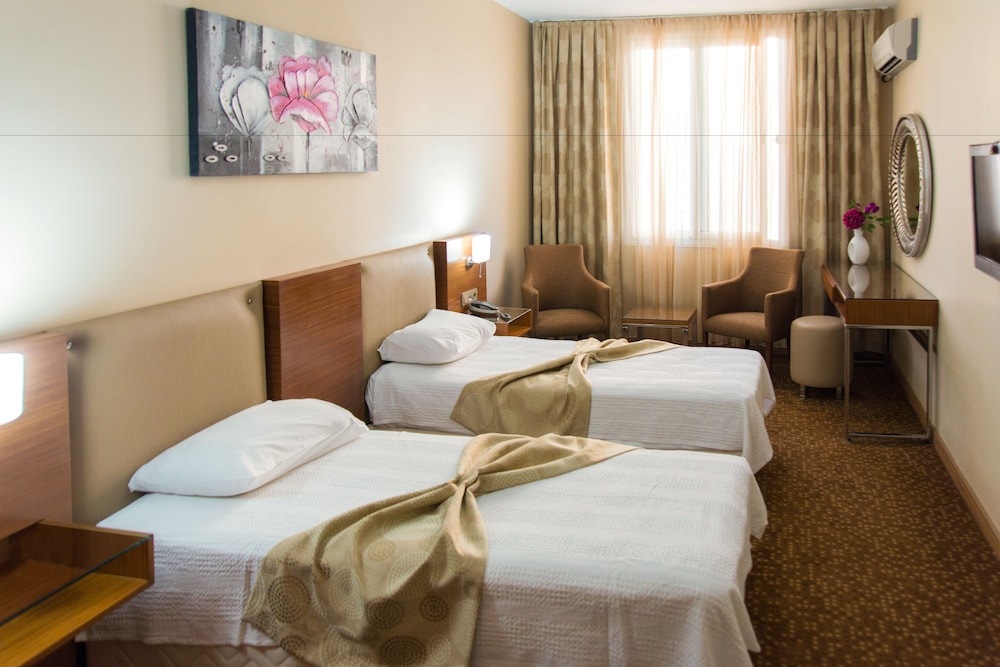 Nobel Hotel 48/69