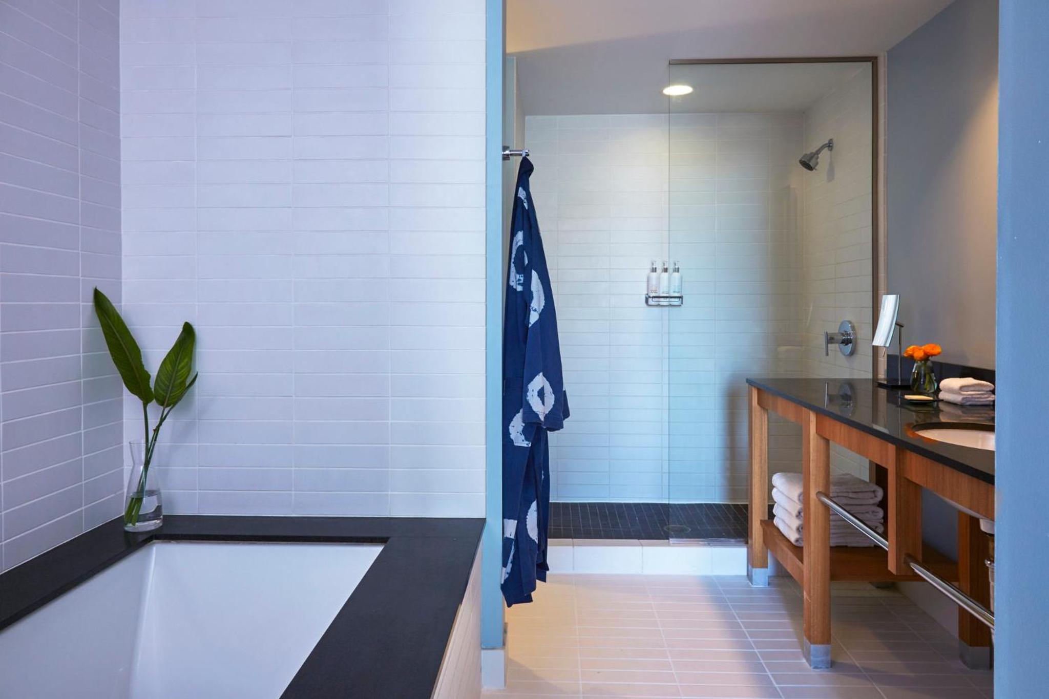 2 Bedrooms, Suite, 2 King Beds, Ocean Front