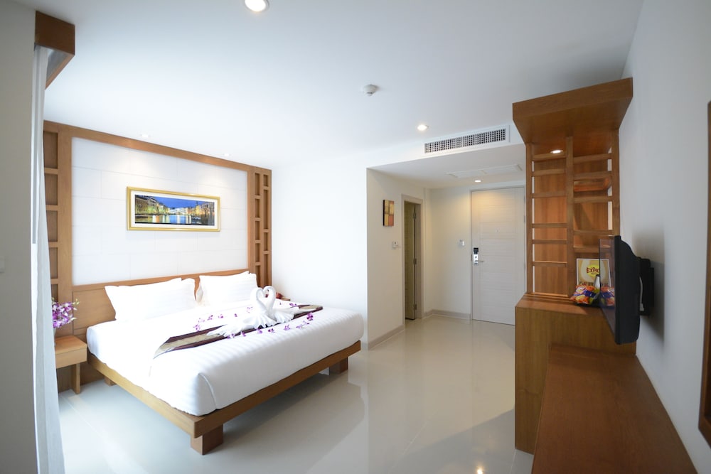 The Patong Center Hotel 23/40