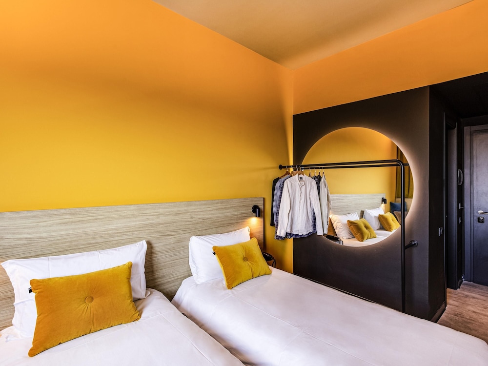 STANDARD, TWIN BEDS