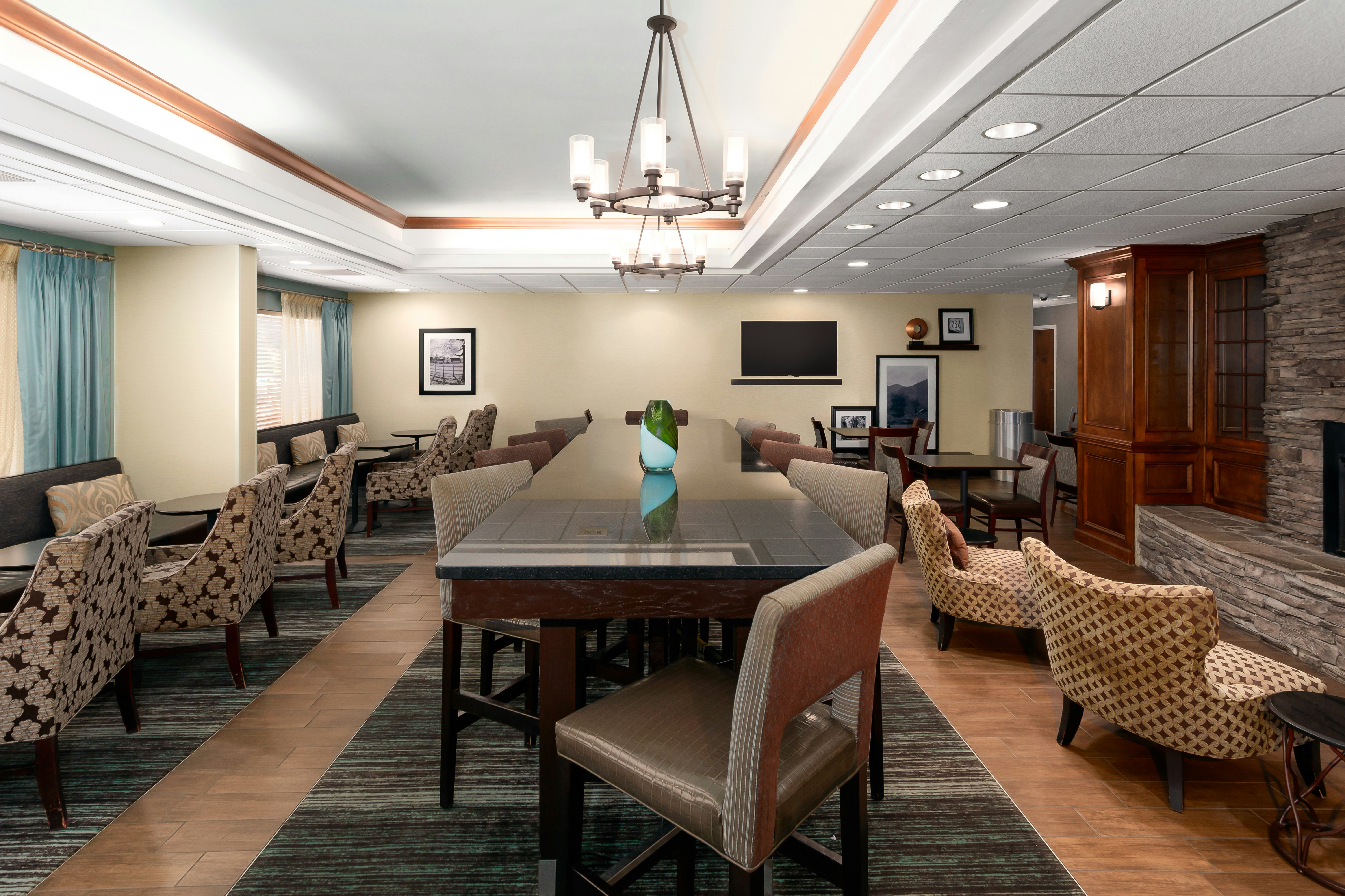 HAMPTON INN KINGSPORT 26/34