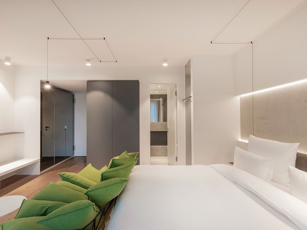 Lounge, Deluxe, King Bed، KPM Hotel and Residences 4/6