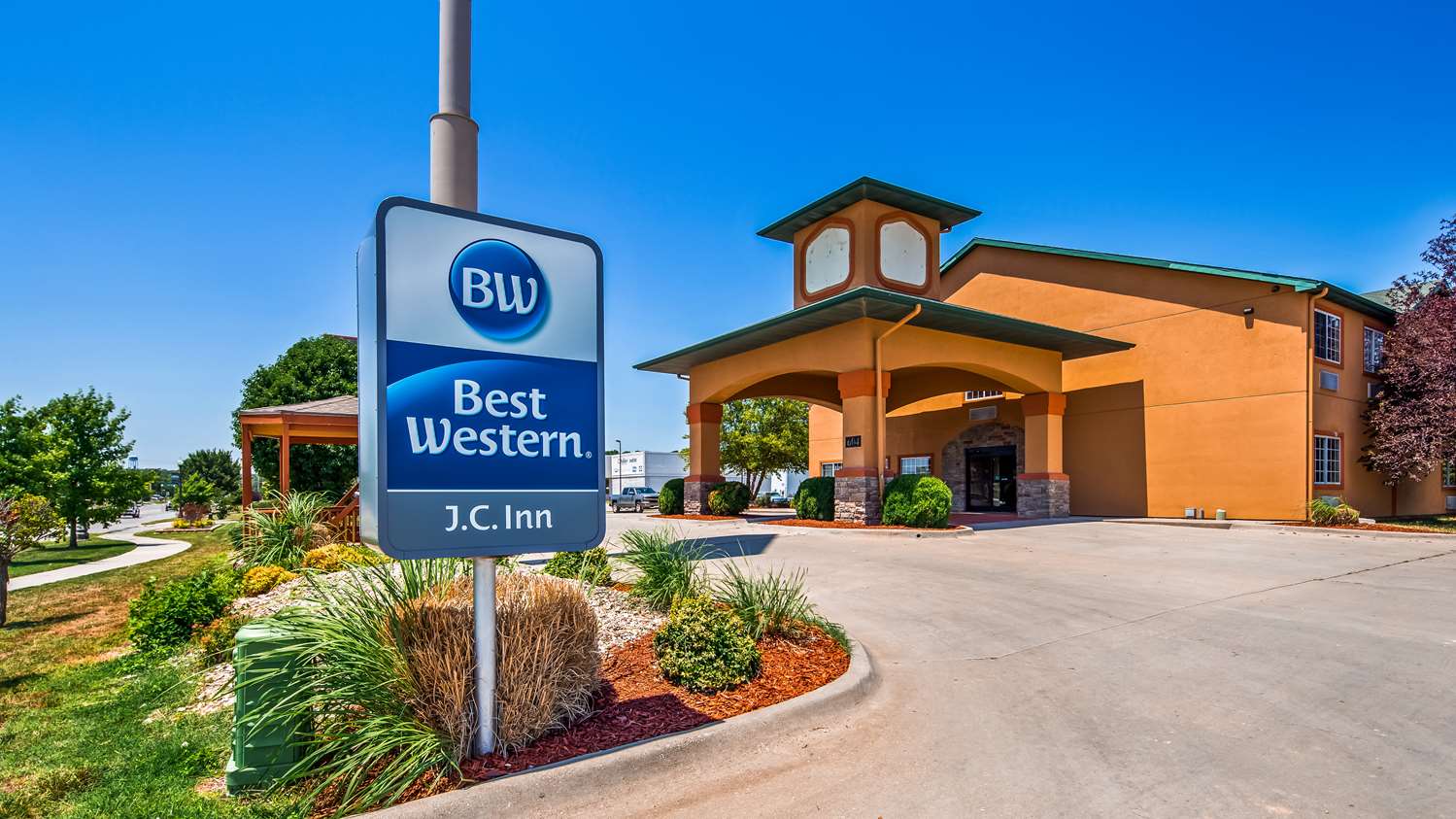 Best Western J. C. Inn 2/7