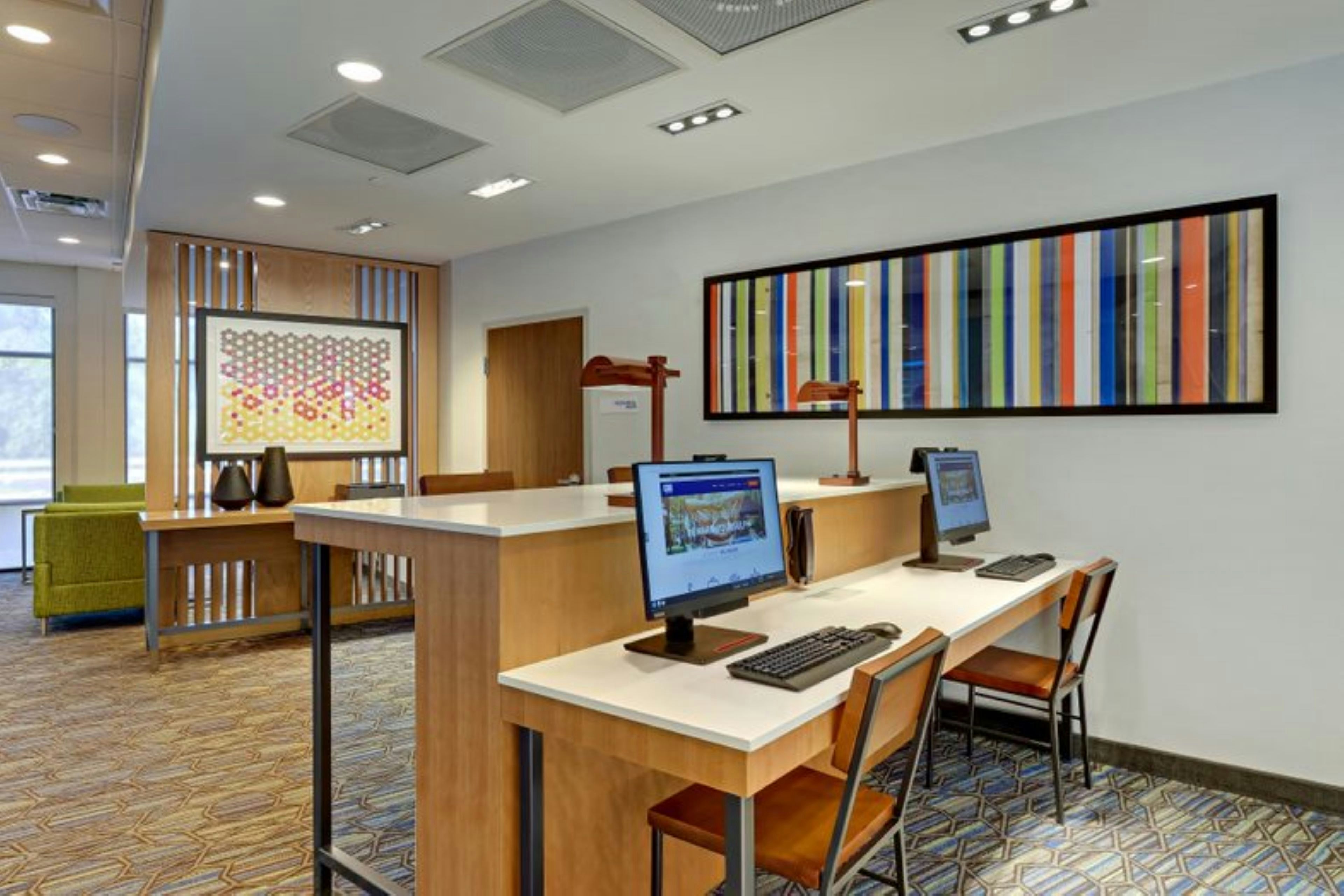 HOLIDAY INN EXPRESS AND SUITES WINSTON SALEM SW CLEMMONS 44/50