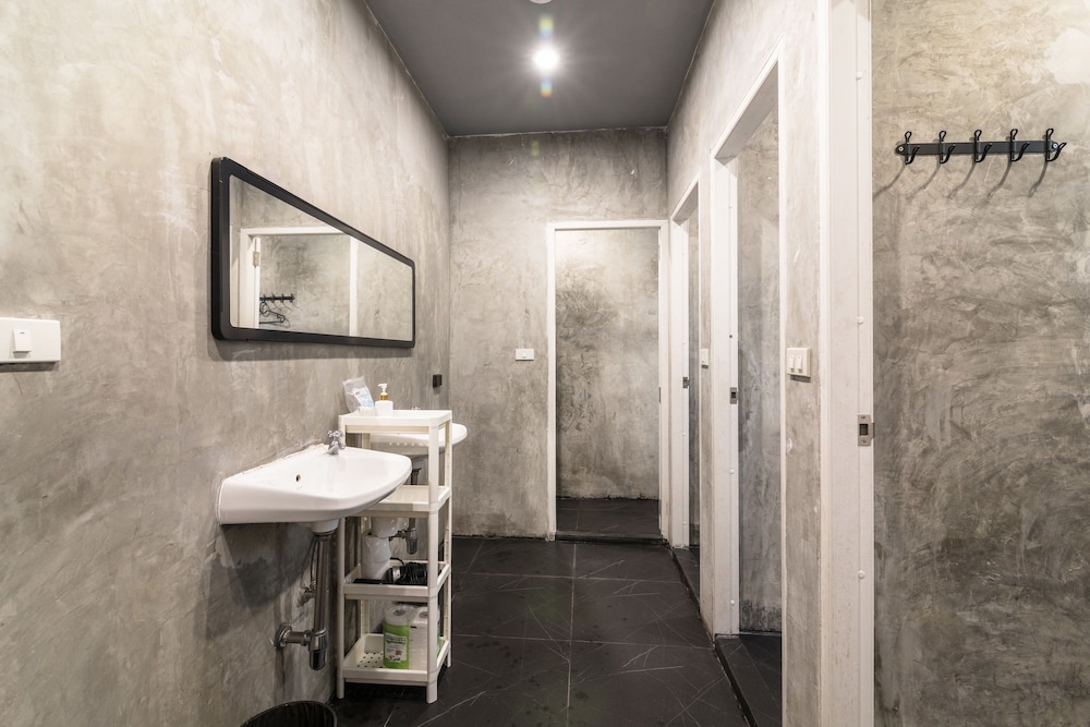 The Cocoon Hostel 13/49