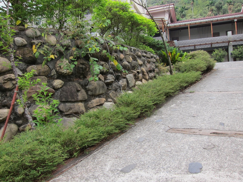 Zen and Pine Resort 52/63