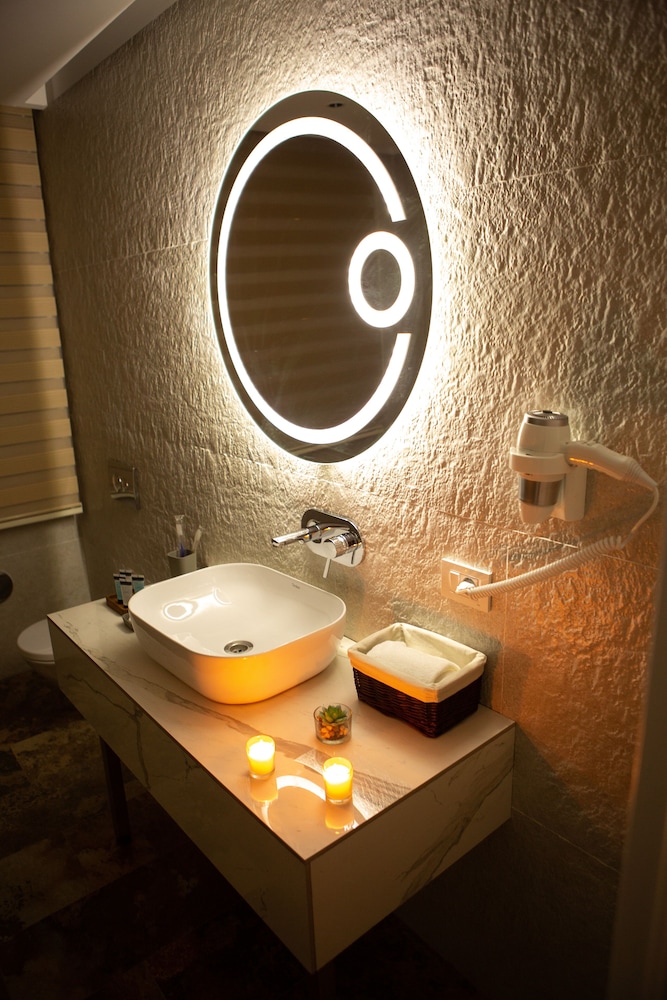 Parkway Inn Hotel Spa 61/62