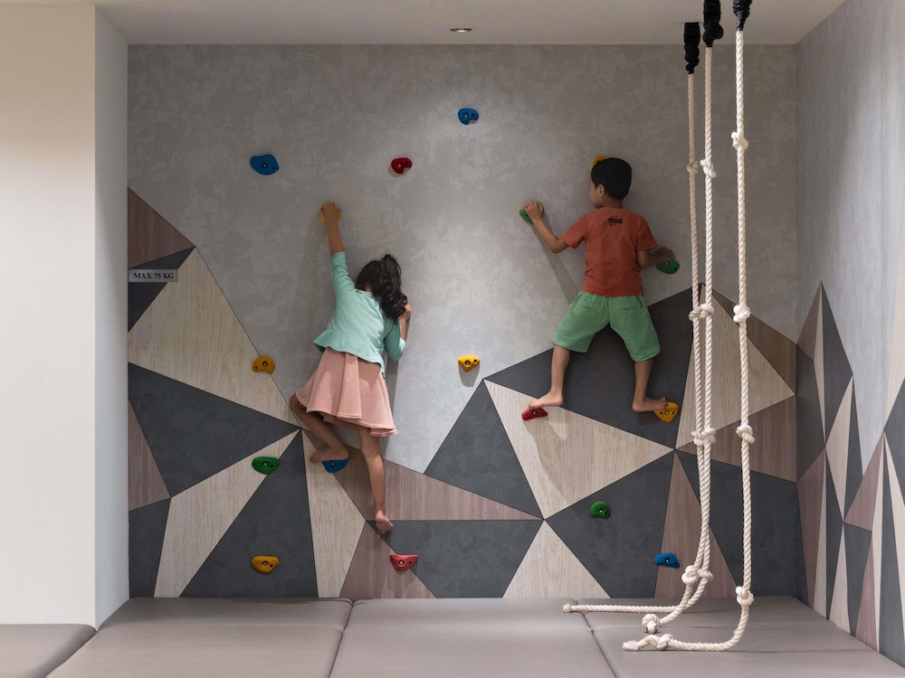Swissotel Living Jakarta Mega Kuningan 10/50