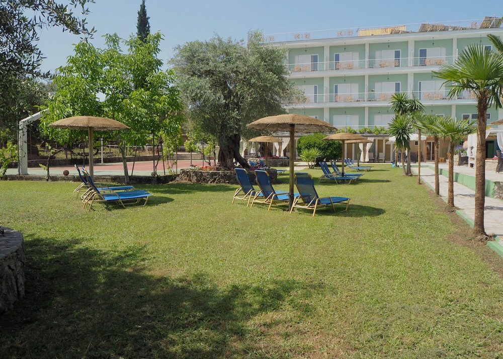 Paloma Blanca Hotel 42/55