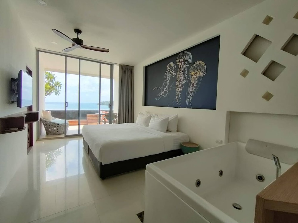 SUITE, SEA VIEW