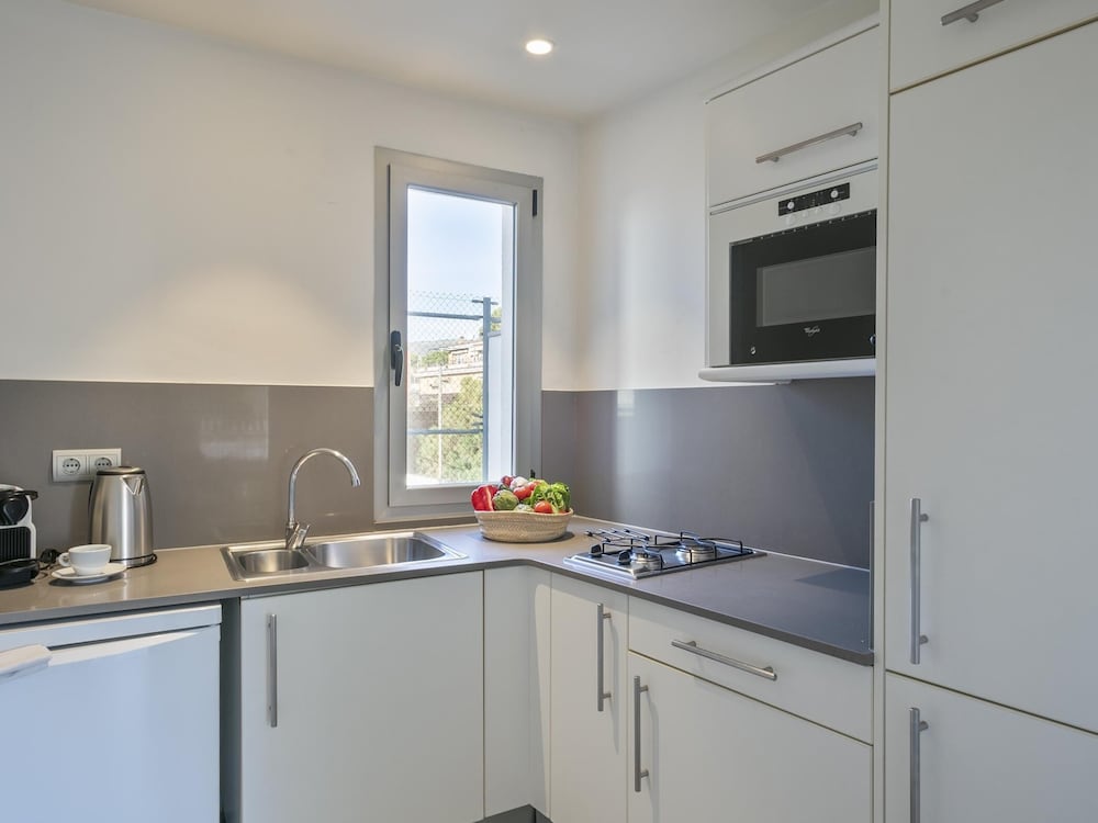 Castellmar Apartments 55/57