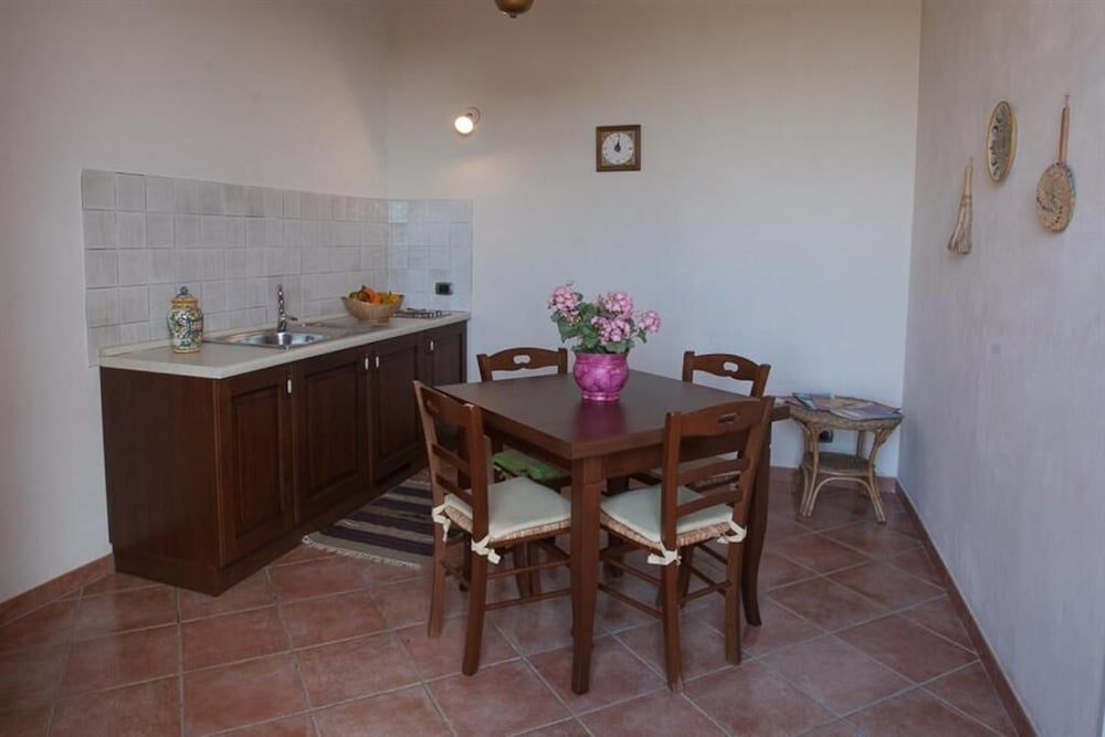 Agriturismo Baglio Donna Santa 25/48