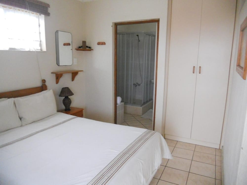 Beachfront Cabanas 3/34