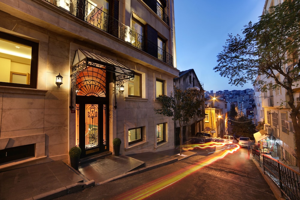 The Fox Hotel Taksim 64/69
